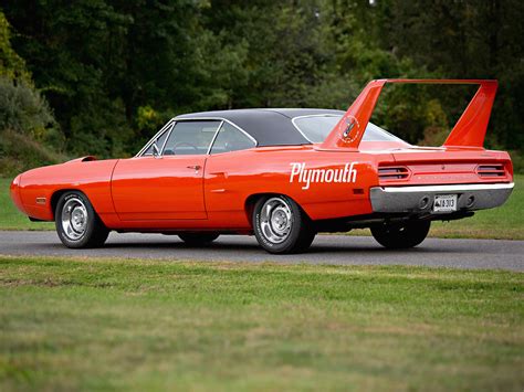 plymouth road runner pictures